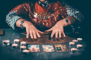 How to spot a phony psychic in 5 easy ways